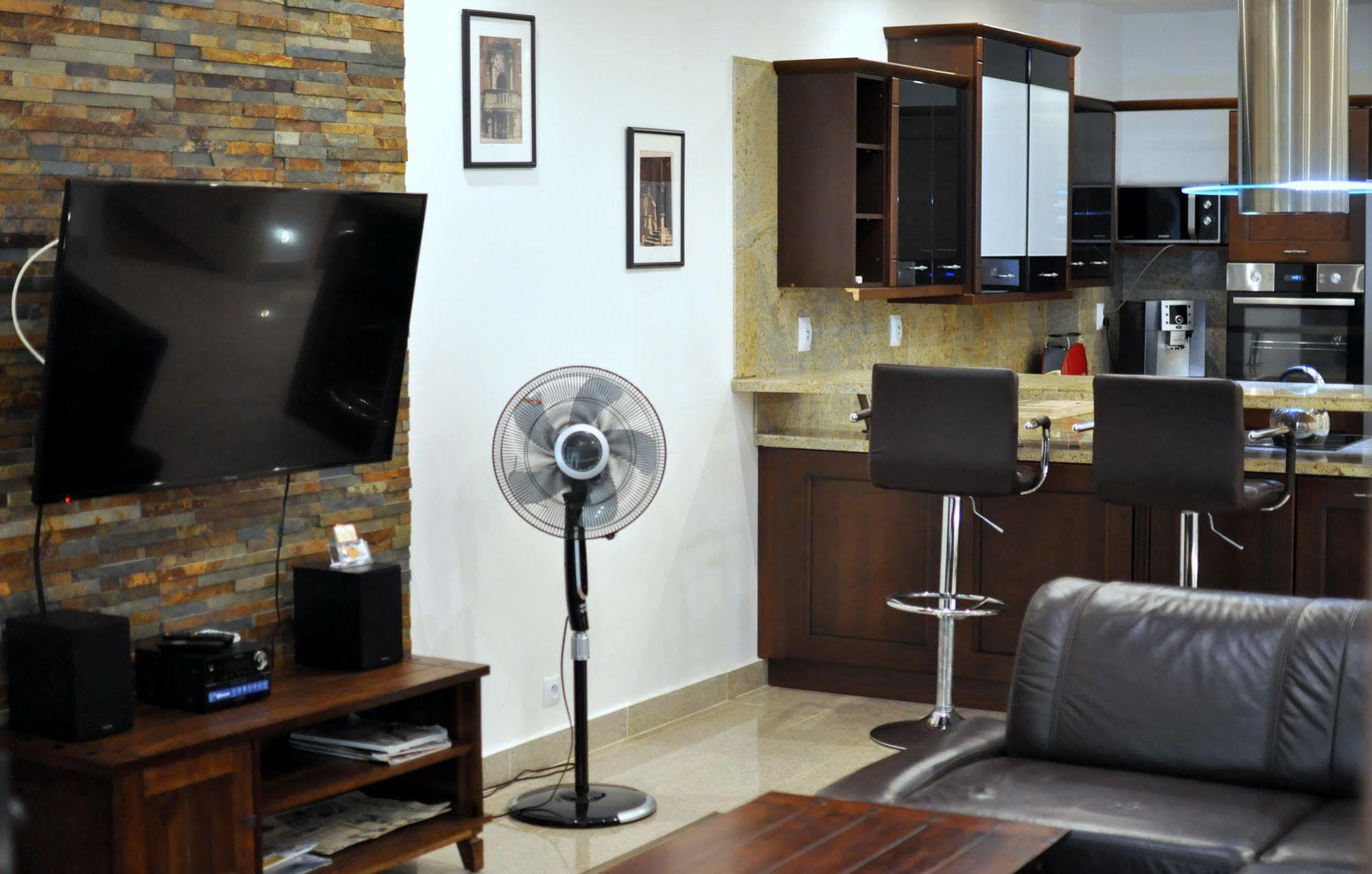 Rezydencja Wind Rose - Luxury Aparthotel กดัญสก์ ภายนอก รูปภาพ